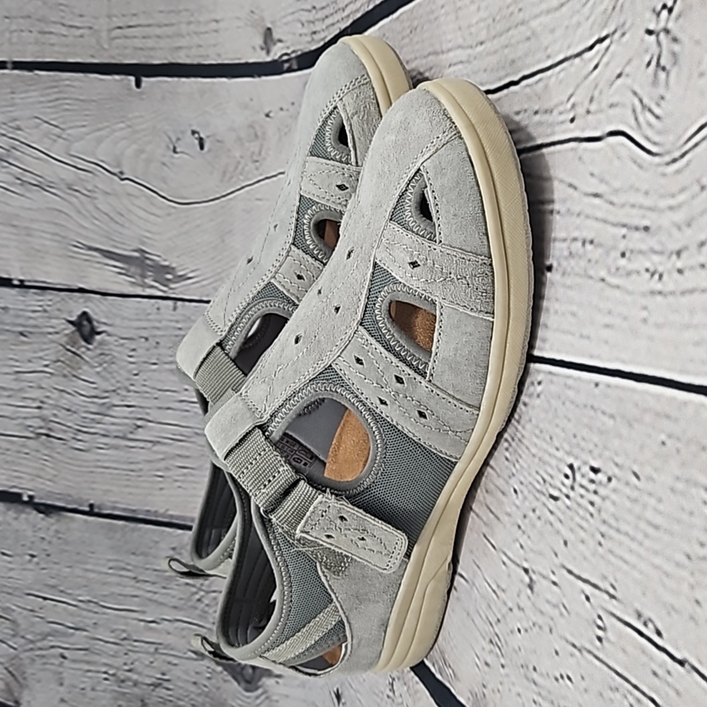 Earth Origins Effie NWOT Women's Gray Suede Fisherman Sandals Size 9 WIDE